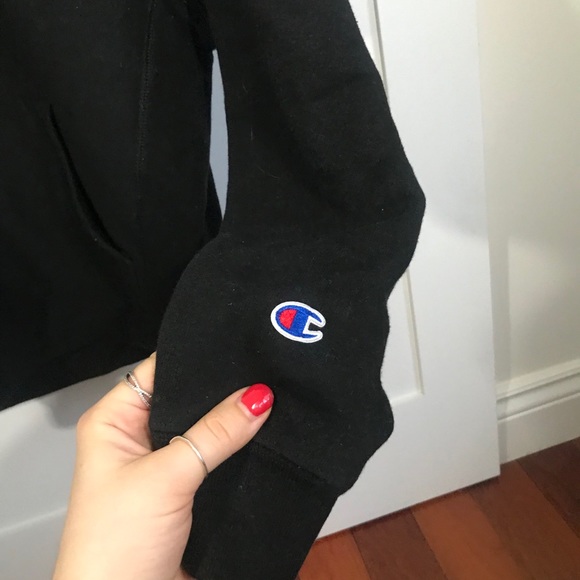 Champion Reverse Weave Black Sweatshirt - Picture 3 of 6